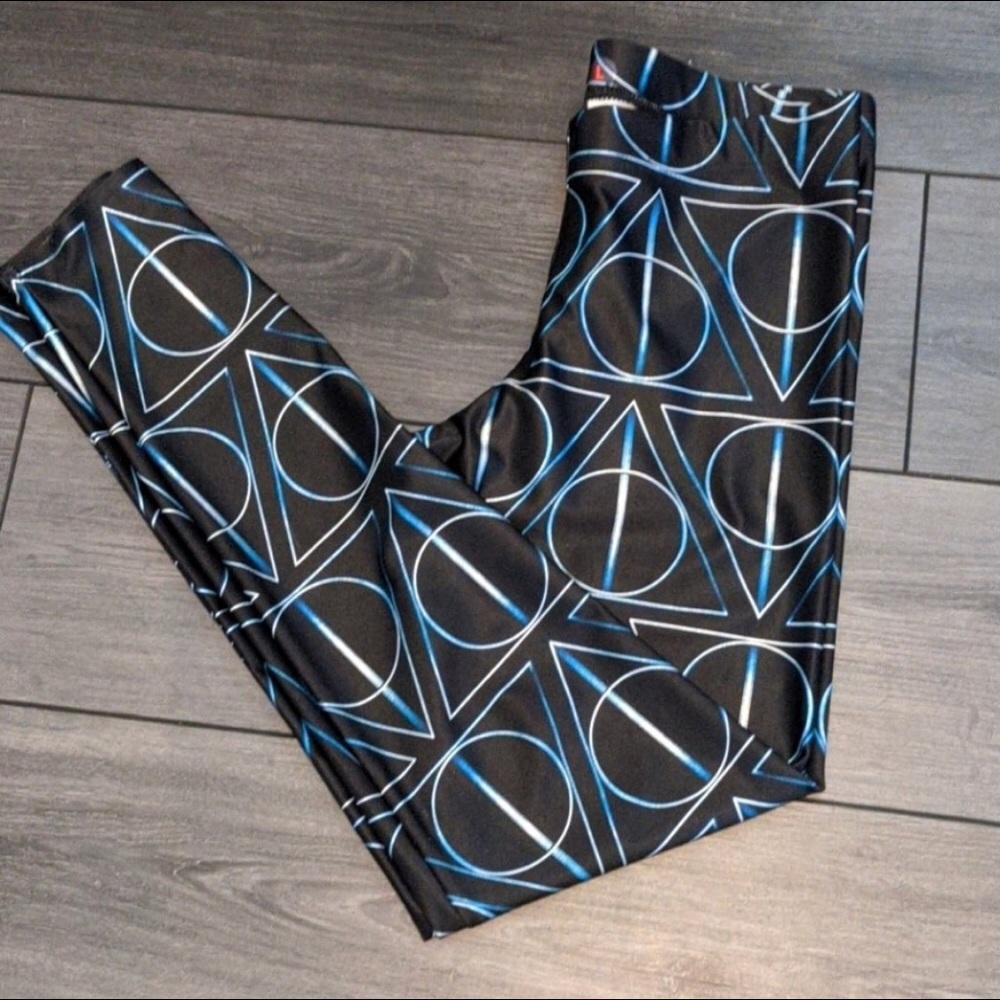 Deathly Hallows Leggings - Picture 2 of 3